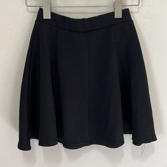 Topping USA Black Mini Skirt - Picture 2 of 4
